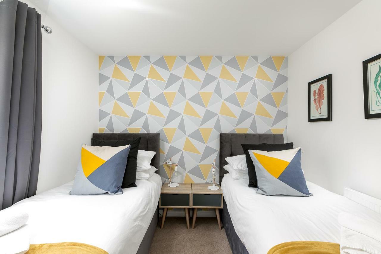 Hertford Serviced Apartments By Payman Club Esterno foto